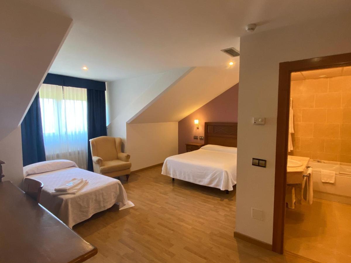 Noreña Hotel Cristina מראה חיצוני תמונה