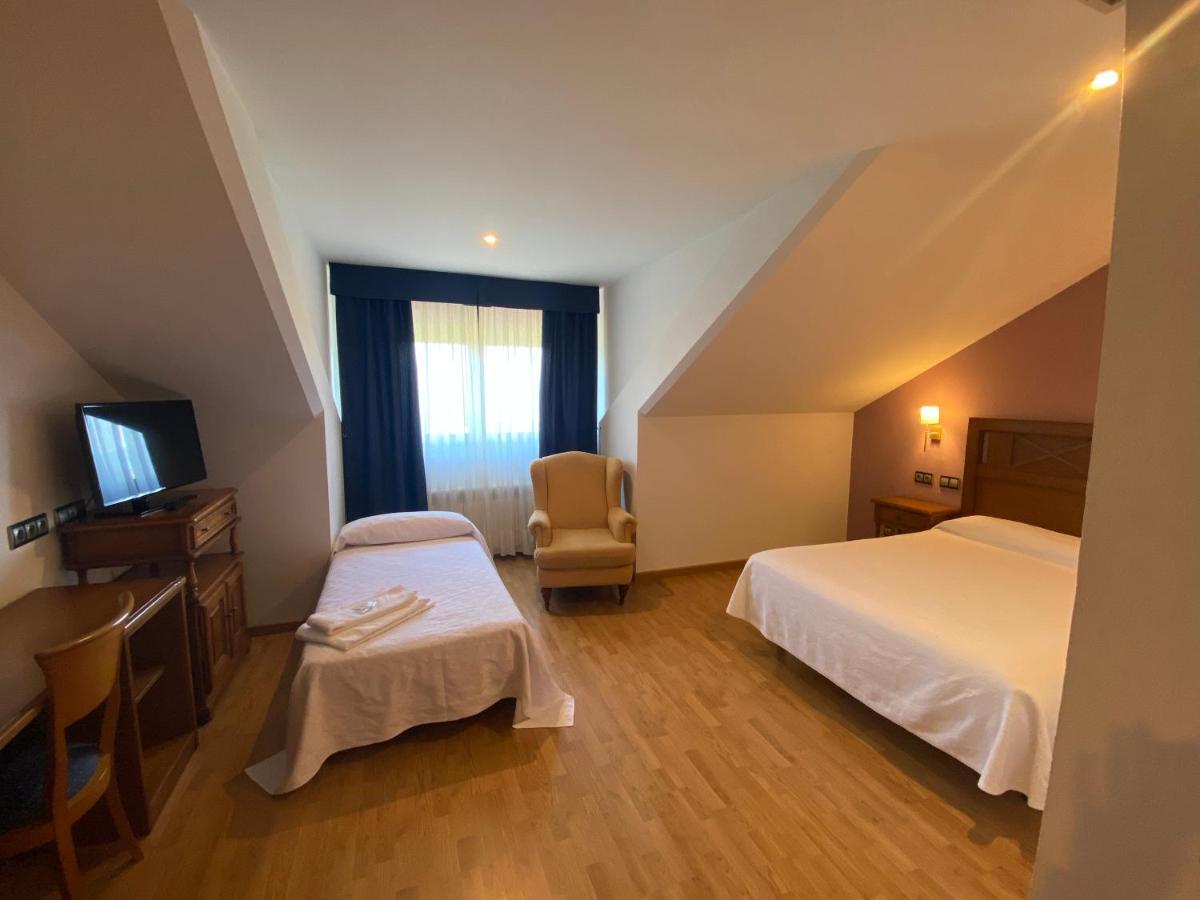 Noreña Hotel Cristina מראה חיצוני תמונה