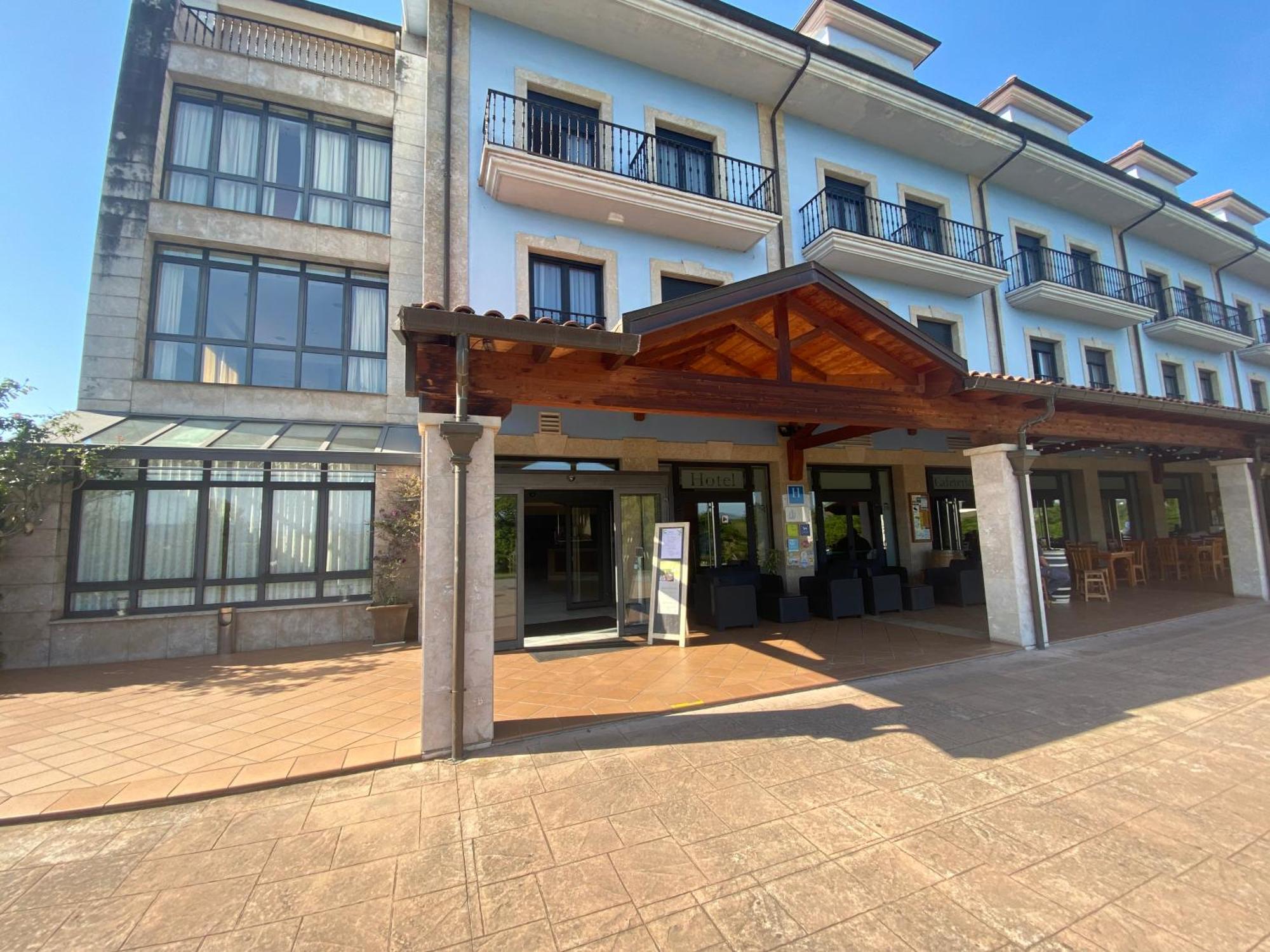 Noreña Hotel Cristina מראה חיצוני תמונה