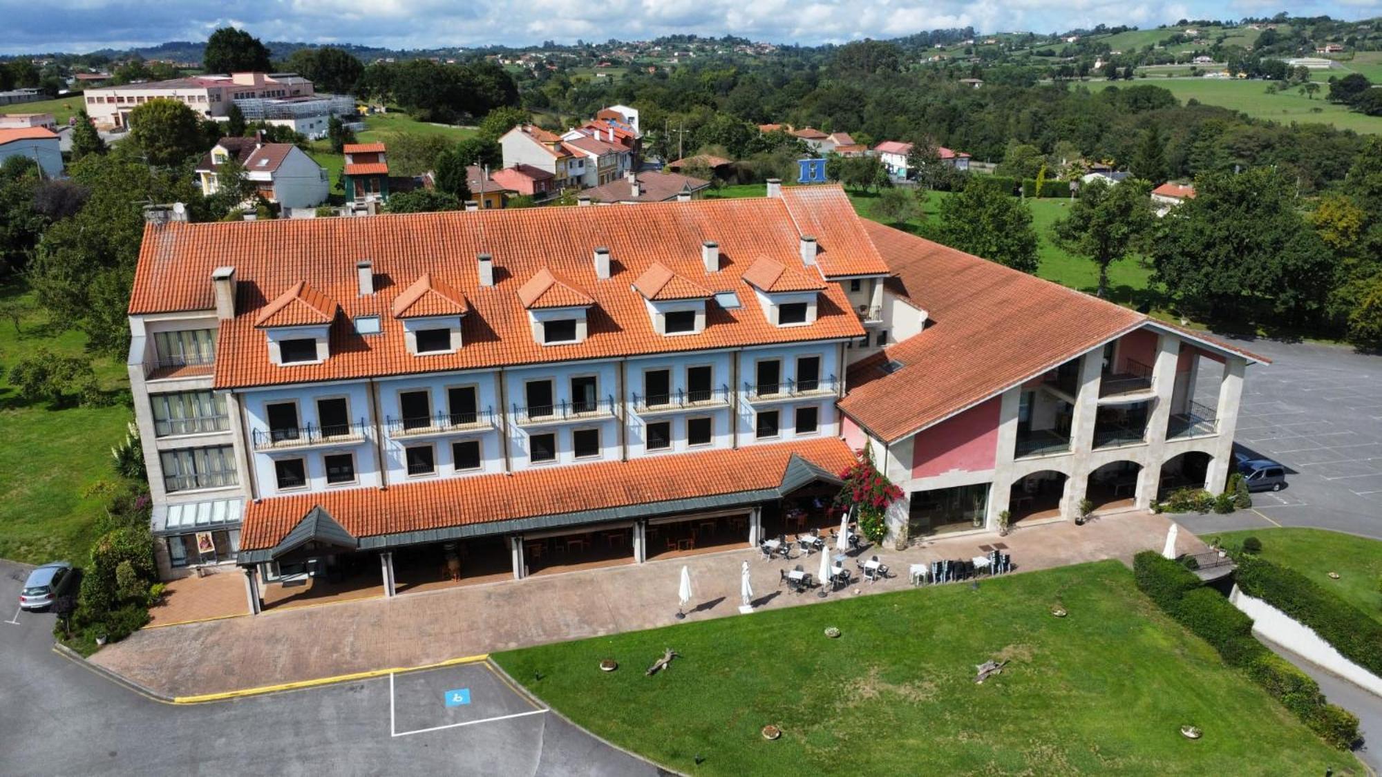 Noreña Hotel Cristina מראה חיצוני תמונה