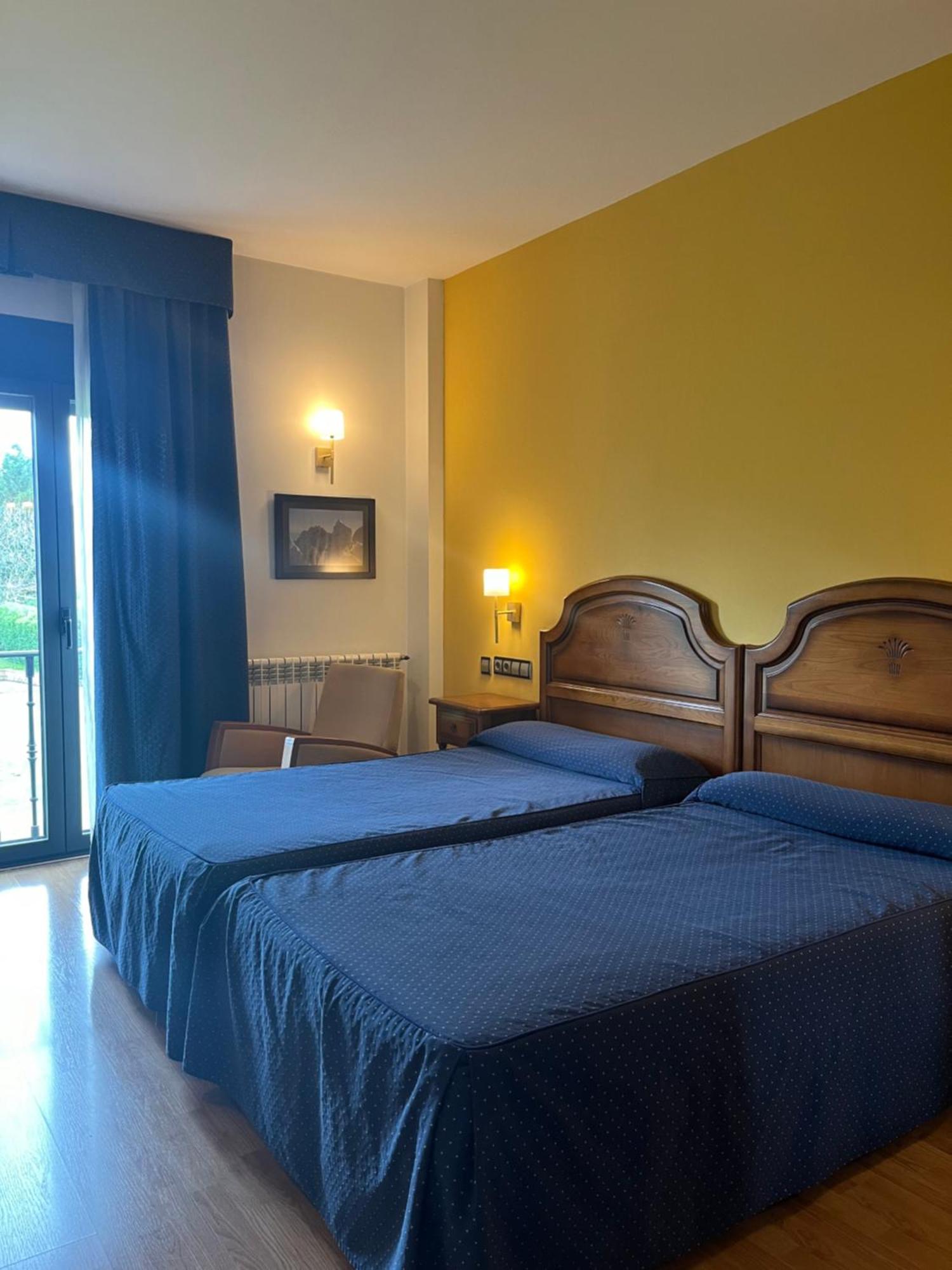 Noreña Hotel Cristina מראה חיצוני תמונה