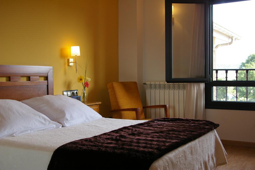 Noreña Hotel Cristina מראה חיצוני תמונה