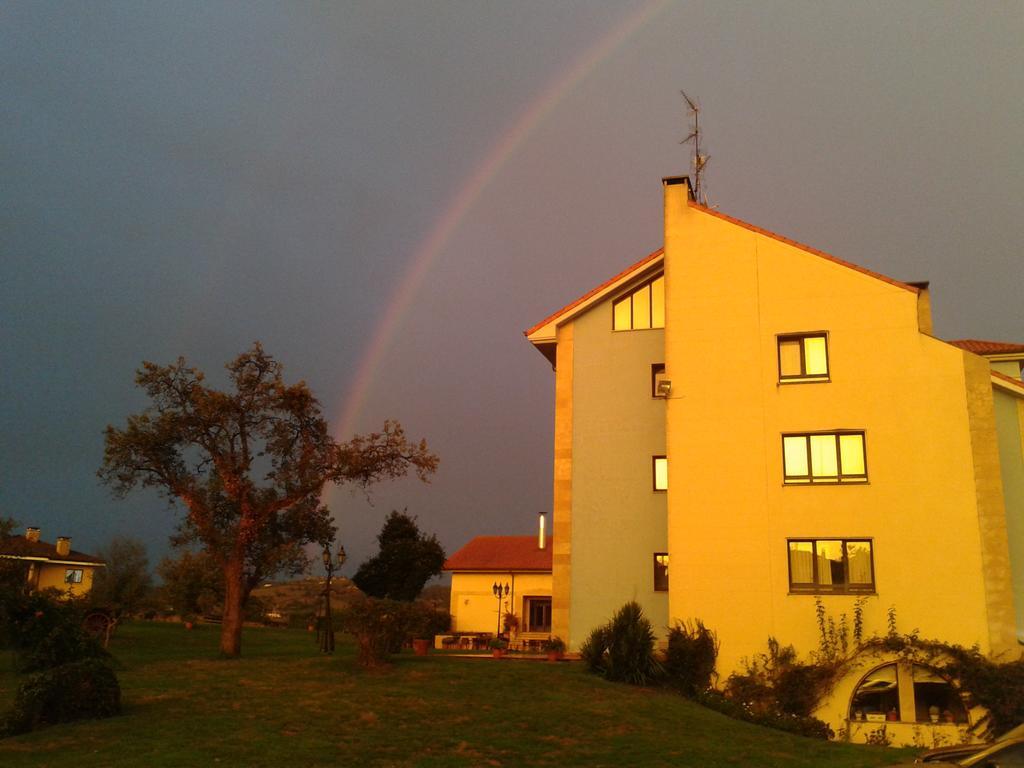 Noreña Hotel Cristina מראה חיצוני תמונה