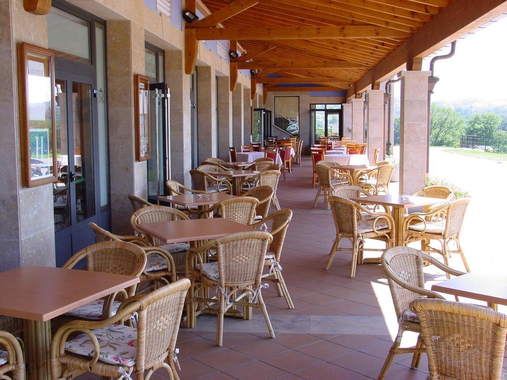 Noreña Hotel Cristina מראה חיצוני תמונה