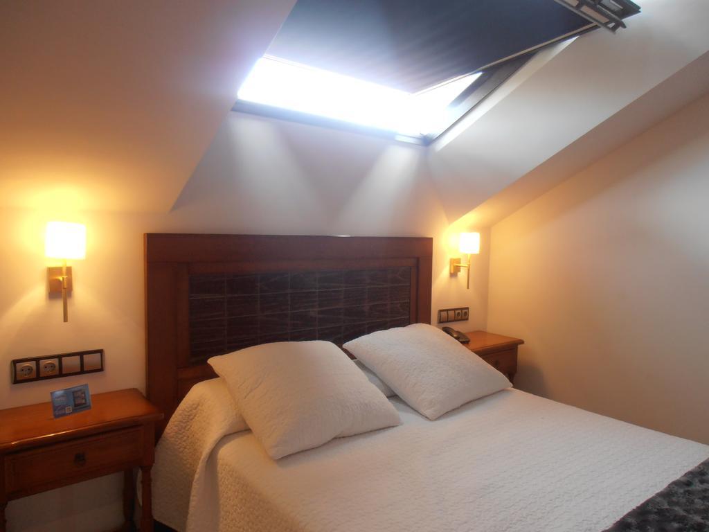Noreña Hotel Cristina חדר תמונה